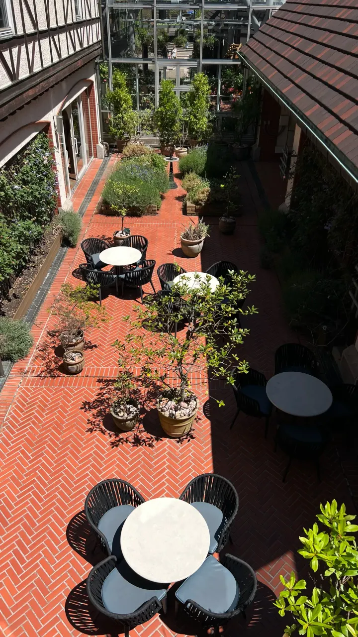 Innenhof im Nunobiki Herb Garden, Kobe