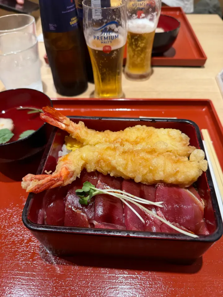 Tempura und Thunfisch-Sashimi in Nara