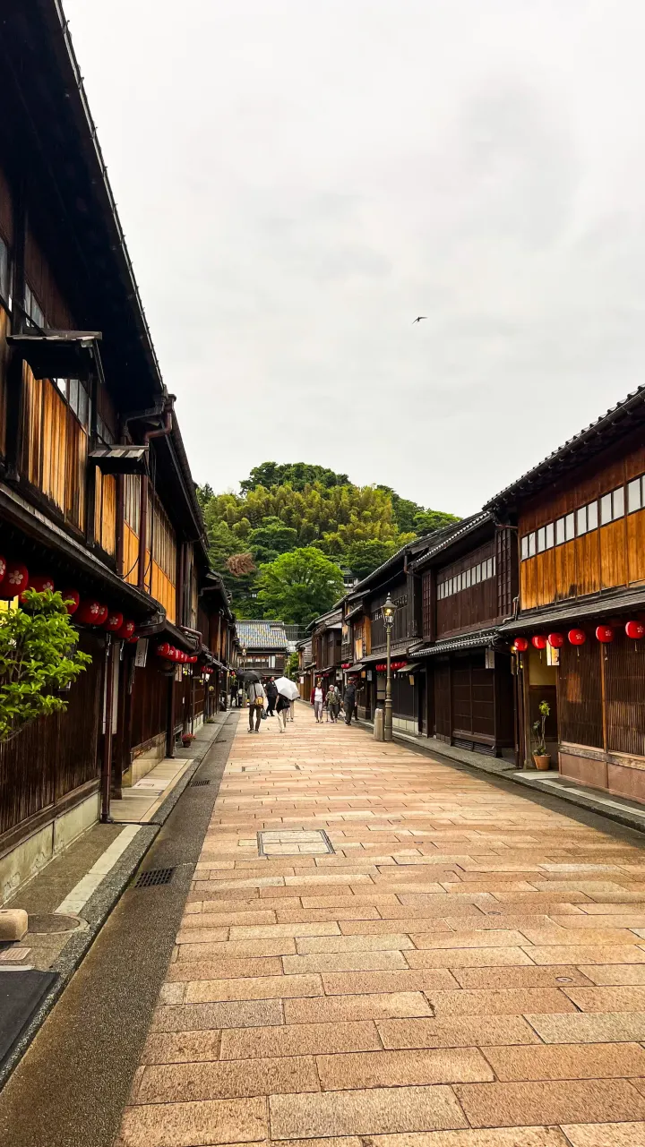 Hölzerne Teehäuser im Higashi-Chaya-Viertel, Kanazawa