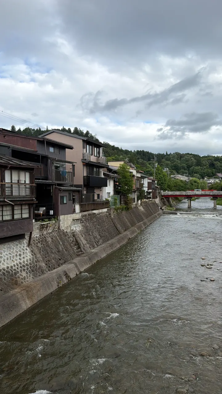 Holzhäuser am Miyagawa-Fluss, Takayama