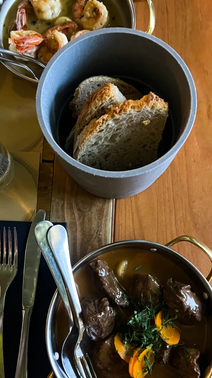 Abendessen in Lissabon — Garnelen und Schmortopf
